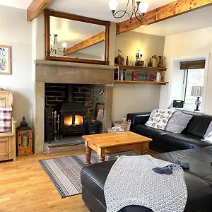 Mulberry With Wood Burner, Garden And Easy Parking , Haworth United Kingdom
