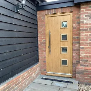  Apartment Stansted Airport Luxury Annexe With Parking.